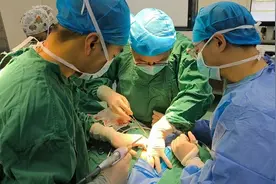 湘雅三医院专家团队助力贵阳市二医甲乳外科迈上新台阶图片