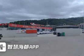 福州一处空地“冒出”7间铁皮屋，市民疑惑：是违建吗？图片