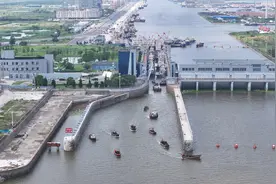 黄海迎来“小开渔” 江苏如东海域300余艘渔船向海“争鲜”图片