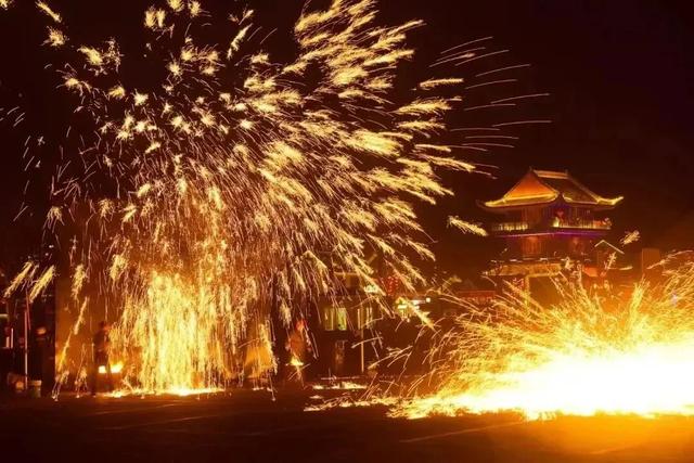 就在明晚！就在东夷小镇！好客山东贺年会！还有独家惊喜！
