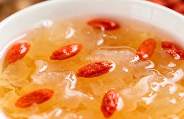 秋吃白，病不来！收下这份“白色食谱”，带你秋季养肺润燥！