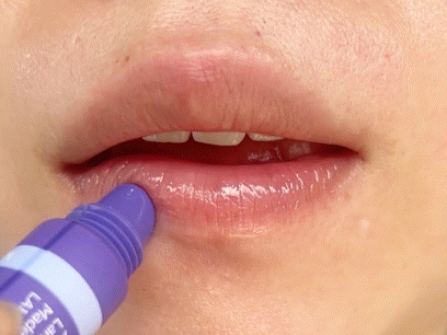 干唇人涂ta算是熬出头！轻薄滋润，一抹get嘟嘟唇，两支才几十块！