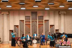 在古城西安品百年粤韵 香港乐团古曲赋新声图片