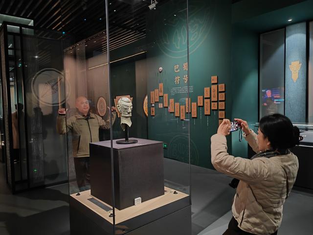 人文经济激活消费新动能|从一场热门巡展看文博进阶激活文化消费