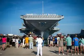 最新！美军最先进航母出动图片