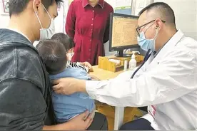 急诊室儿科医生的一夜图片