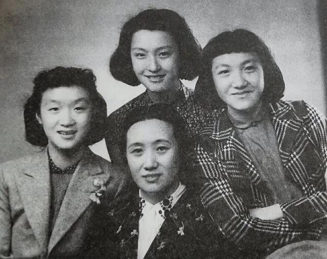 冲上热搜！演员杨紫官宣喜讯