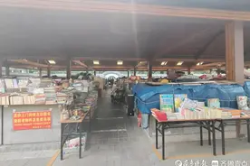 中山公园旧货市场里的人和物：是生意，更是一份坚守图片