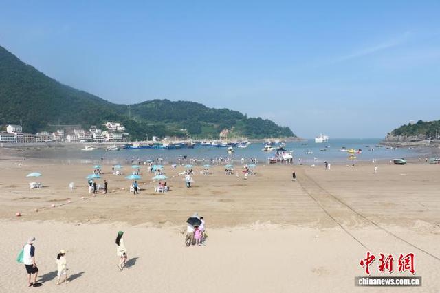 （活力中国调研行）浙南小城有“凉”方：“168黄金海岸”人气足