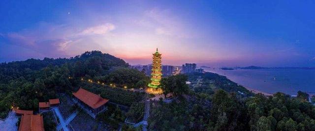 台风“麦德姆”迫近，广州南沙多趟赴港航班停运，多个景区临时关闭