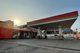 聚焦清明｜油价上涨不减出行热情，清明假期首日全国自驾出行同比增逾七成图片