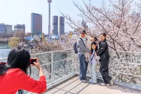 弦外音·东亚解码丨生娃不再是刚需 韩国的年轻人为什么不敢生图片