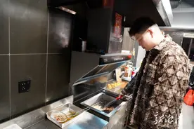 湘潭小伙罗之鹏创业记：从打工人到网红店主图片