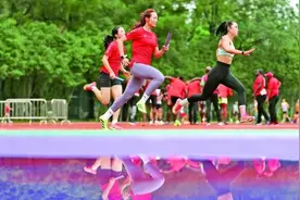 世界田联接力赛：中国队备战图片