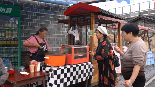 观潮的螃蟹丨一个古村改造的文旅样本