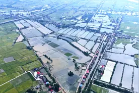 湘阴多个乡镇出现内涝，当地24小时不停歇抢排农田渍水图片
