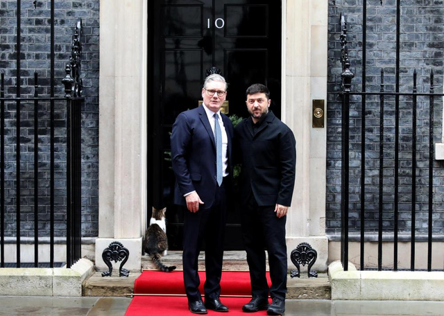 高市早苗道歉	，此前受到控告；香港火灾遇难人数增至160人 | 三工晨报