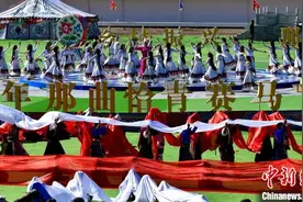 2024年恰青赛马节暨第三届“乡村振兴 那曲奋进”活动开幕图片