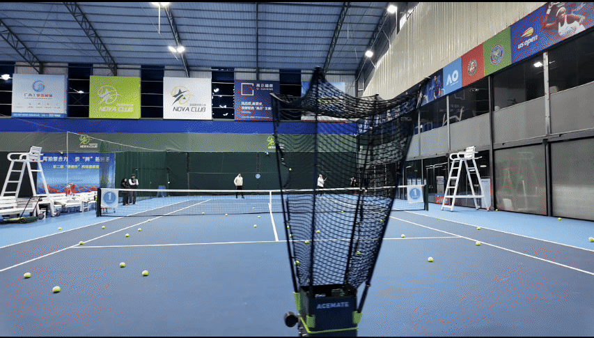 追光丨认识一下！你的赛博“网球搭子”和AI“运动私教”