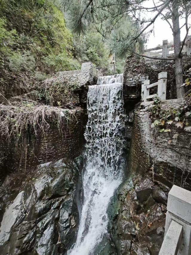 登临北京响水湖长城，赏秀丽风景