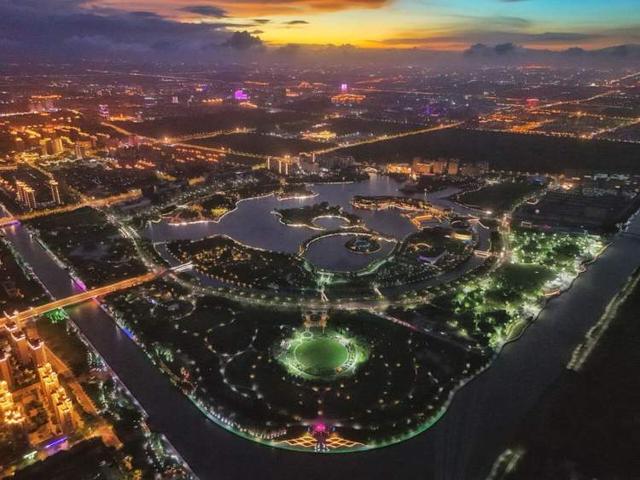国庆追光指南：第二届上海国际光影节，解锁城市夜的N种浪漫｜国庆趣玩上海