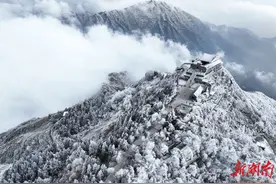 道路结冰，南岳衡山景区开放时间、接待量有调整图片