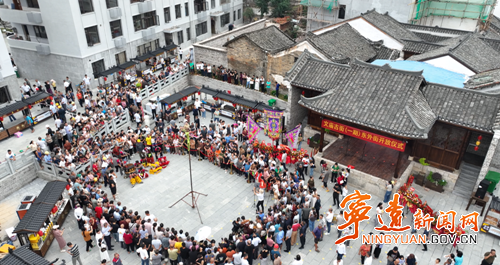 宁远文庙古街焕新亮相 成市民休闲打卡新地标