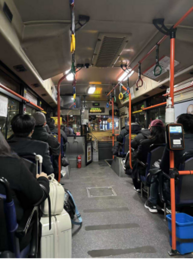 中国人嫌“村”的首尔，在街头上演“东亚故事”