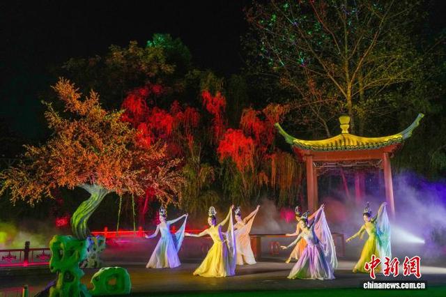 （活力中国调研行）科技赋能水上夜游 湖北孝感重现东方经典爱情传说