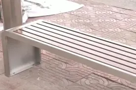 珠海公交站“钢管座椅”开始换新，春节前后可全部完成图片
