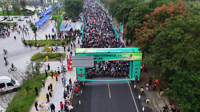 4860名骑友共赴安吉秋日之约，车轮转出商旅体融合新动能