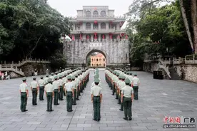武警崇左支队：友谊关下镌刻忠诚使命图片