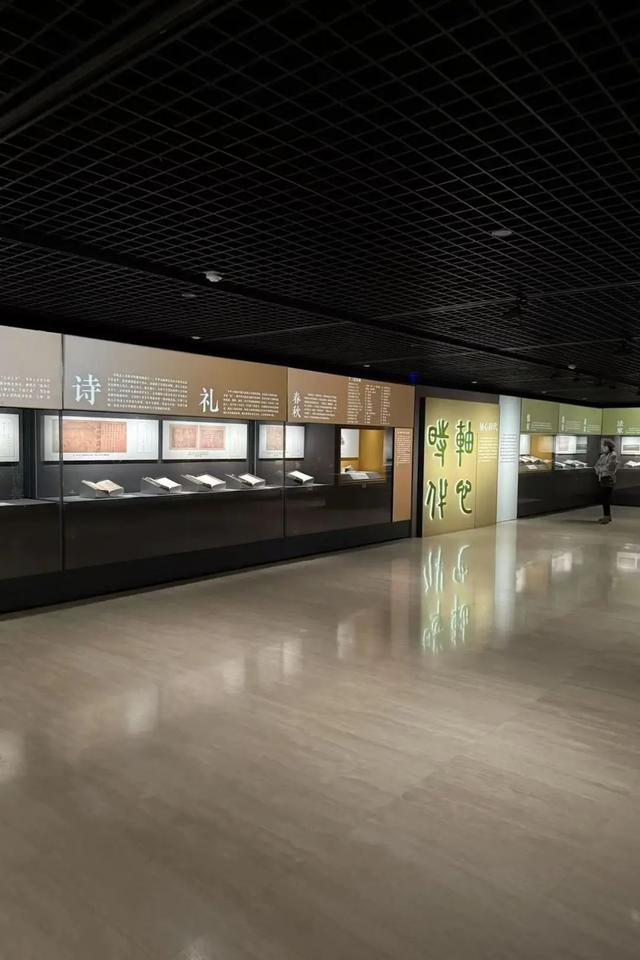 夏日海淀文艺一日游：紫竹院赏荷×国图看展攻略