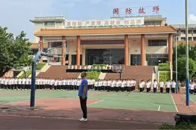 广州市白云区江高镇武装部督导带训，广东省国防科技技师学院学生军训顺利结营图片