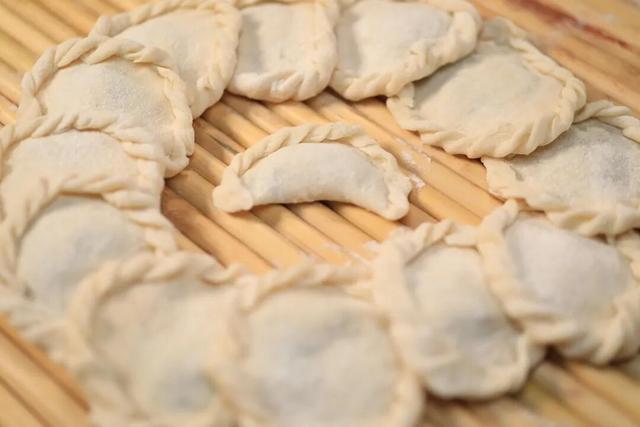 这届年轻人：不回家过年，是对自己的“犒赏”