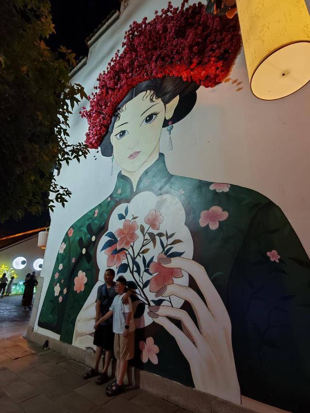 云梦：“狂人夏浪季”万人夜游祥云湾