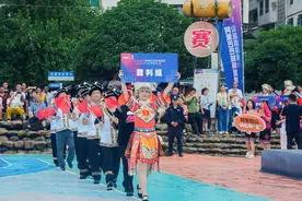 “乡村振兴雷山行”阿里巴巴姑妈篮球公益邀请赛开赛图片