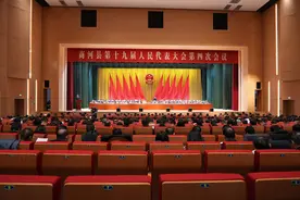 聚焦济南区县两会｜商河县2025年力争新培育过10亿元企业1-2家 过5亿元企业3-5家图片