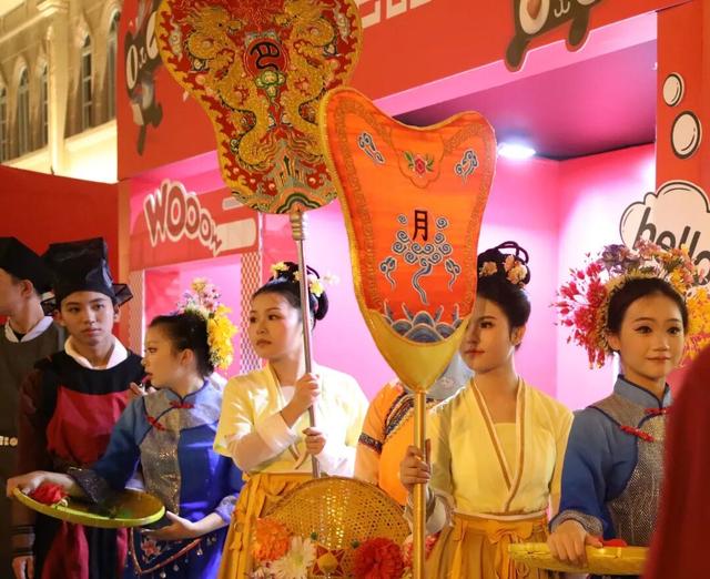 太火爆！中山南路鸣锣开市，到处都是人人人人