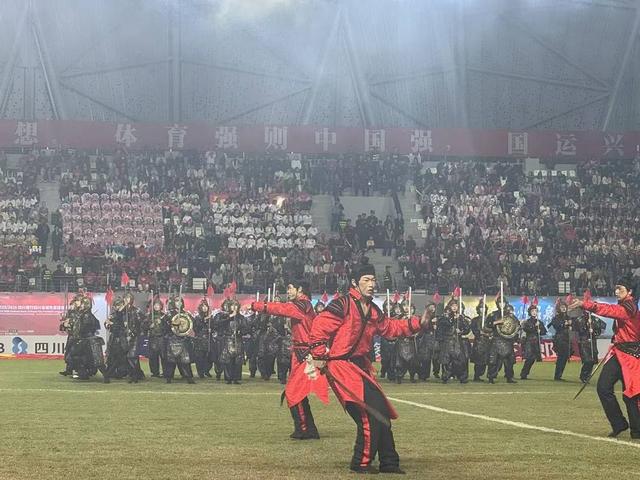 “川超”绵阳主场把足球赛办成演唱会