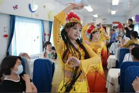 “00后”铁路小姐姐，下班以后都干嘛？图片