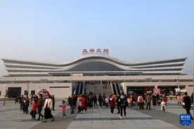 新华全媒+｜南珠高铁南玉段开通运营图片