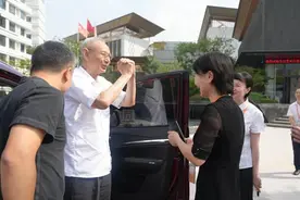 尹明善入住养老社区启示录：2.8亿中国老人“享老”路在何方图片