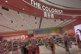 连锁品牌化妆品生产日期，手指咋就能抹掉？市监局：生产日期不得模糊图片