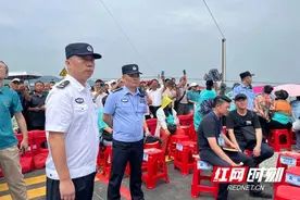 渌口公安圆满完成2024株洲•渌口龙舟邀请赛安保任务图片