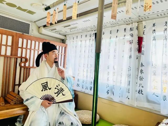 接驳车、观光车、景区直通车，绿色出行畅游曲江