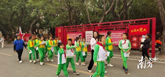 扫码听讲解！番禺这个老公园变身“榕树博物馆”