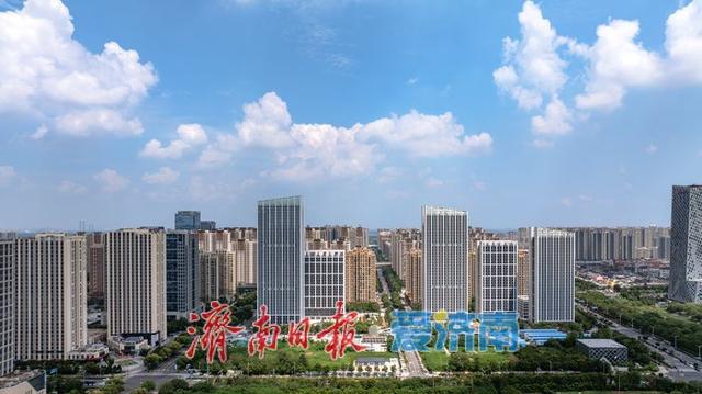 一年四季 泉在济南丨济南西城碧空如洗，现代化城市风貌和生态和谐之美一览无余