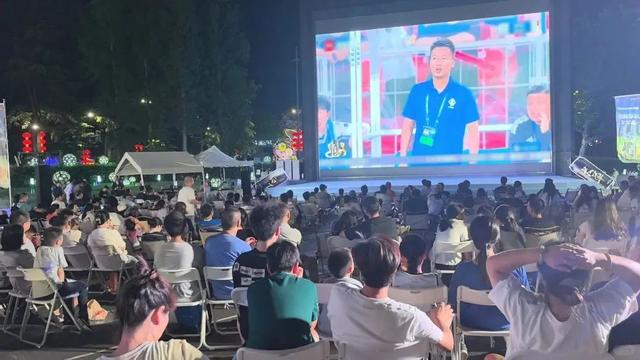 螺湖水上夜市，吹江风 吃宵夜 看赣超 啤酒送送送，好礼送不停