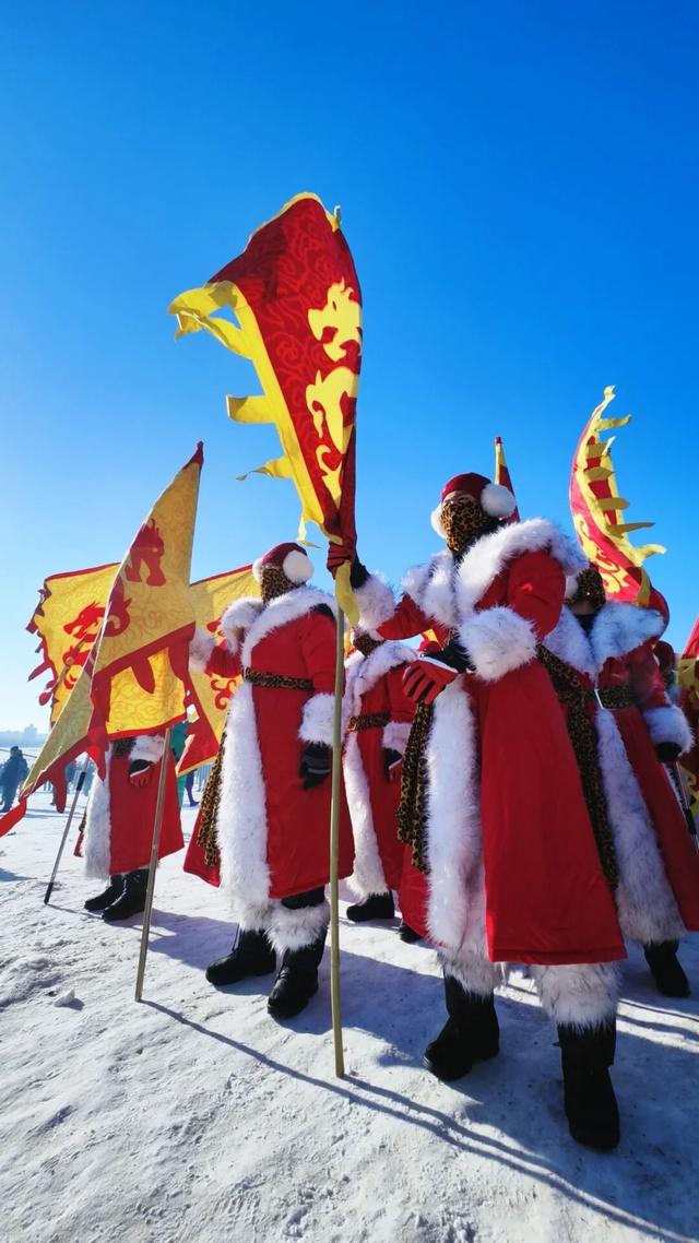 松花江上第一块冰即将采出！